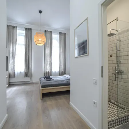 Cosy Corner - Csengery Street Apartment *